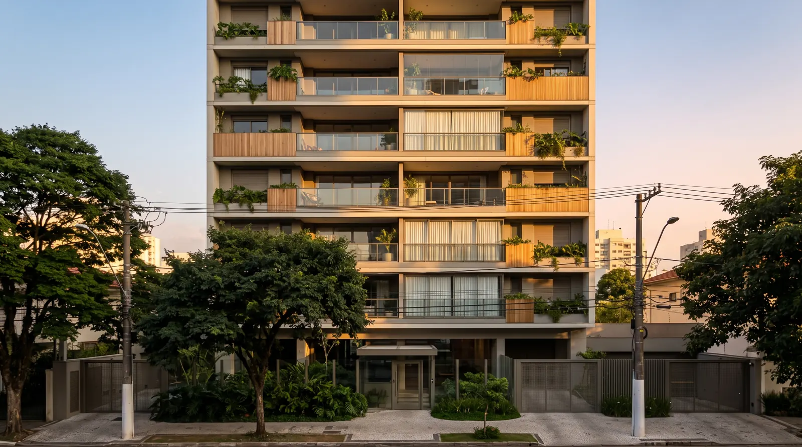 Térreo arborizado do Solar Pinheiros, onde ficam as unidades Garden